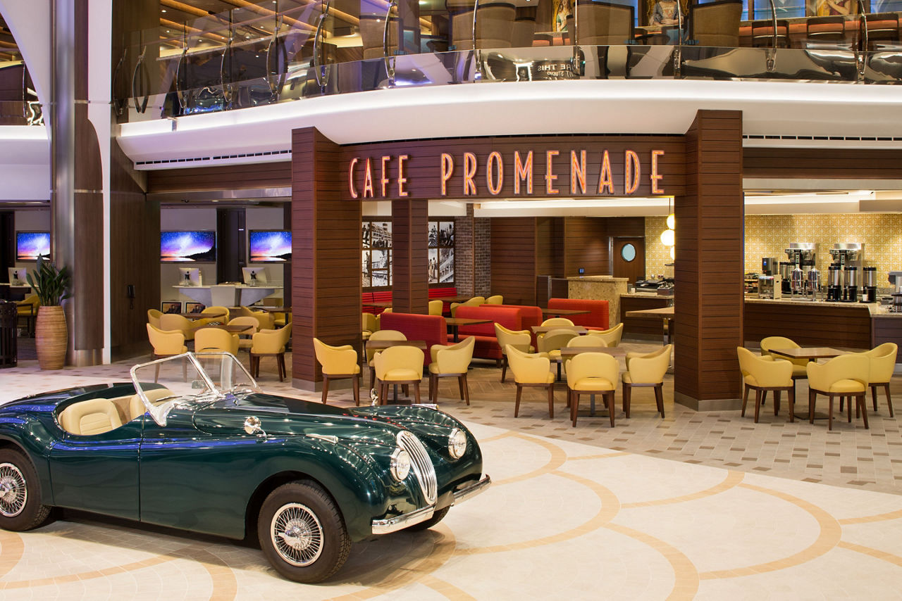 Café Promenade a bordo del Harmony of the Seas